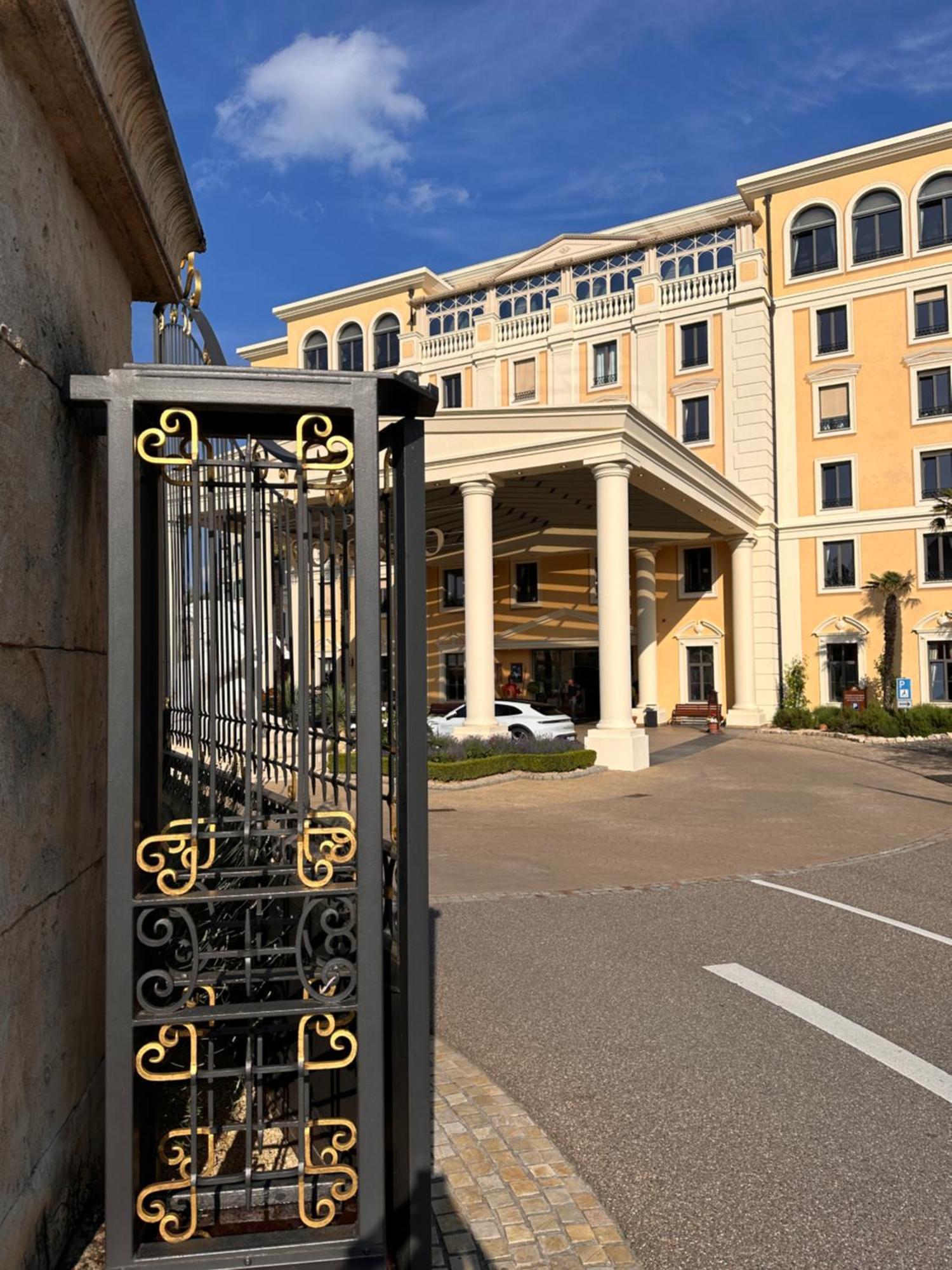 Amao-brown I Exklusives City-apartment I 85qm I Privatparkplatz & Komfort I King-size Bed *