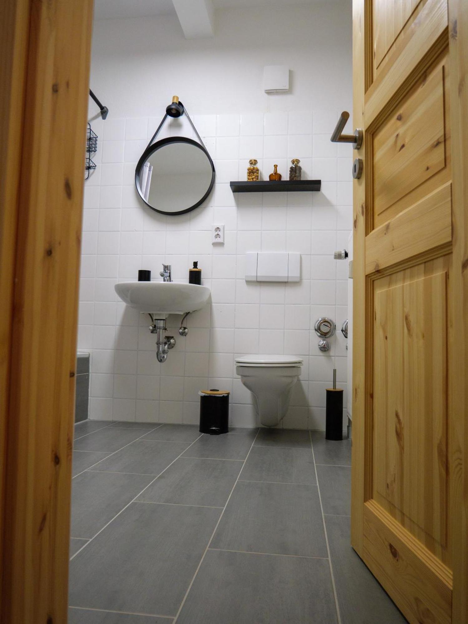 Amao-brown I Exklusives City-apartment I 85qm I Privatparkplatz & Komfort I King-size Bed Lahr (Baden-Wurttemberg)